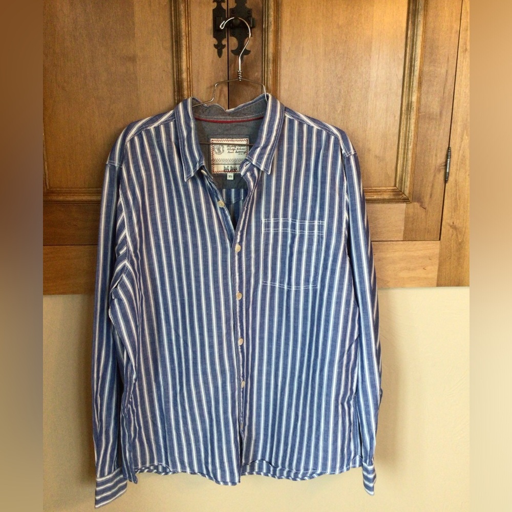 Fat Face men’s XL cotton/ Linen striped button down shirt .